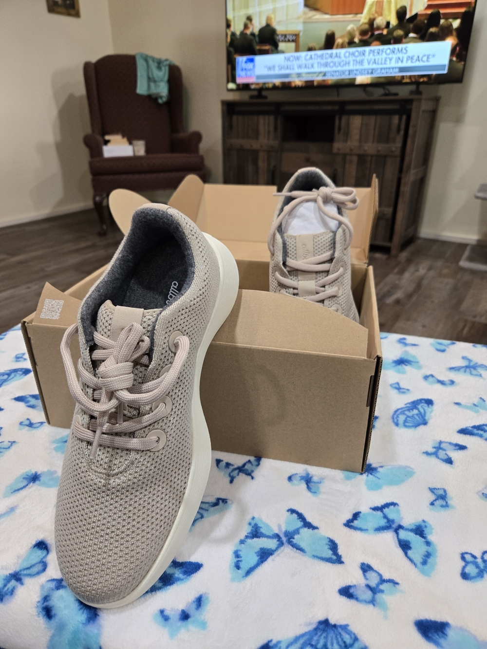 Skechers Women's Beige Knit Lace-Up Sneakers
